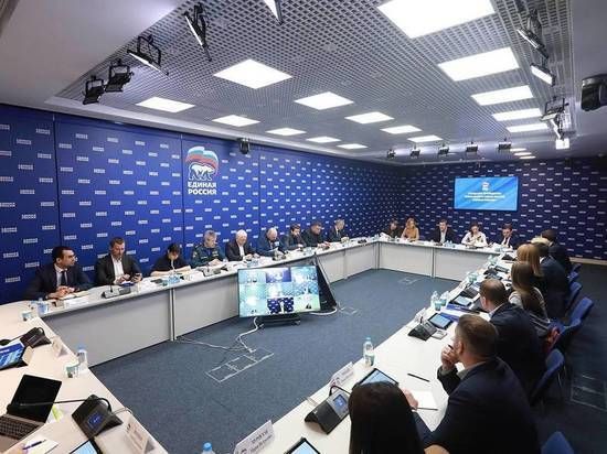 «Единая Россия» открыла штаб по гуманитарному сотрудничеству для помощи жителям Донбасса