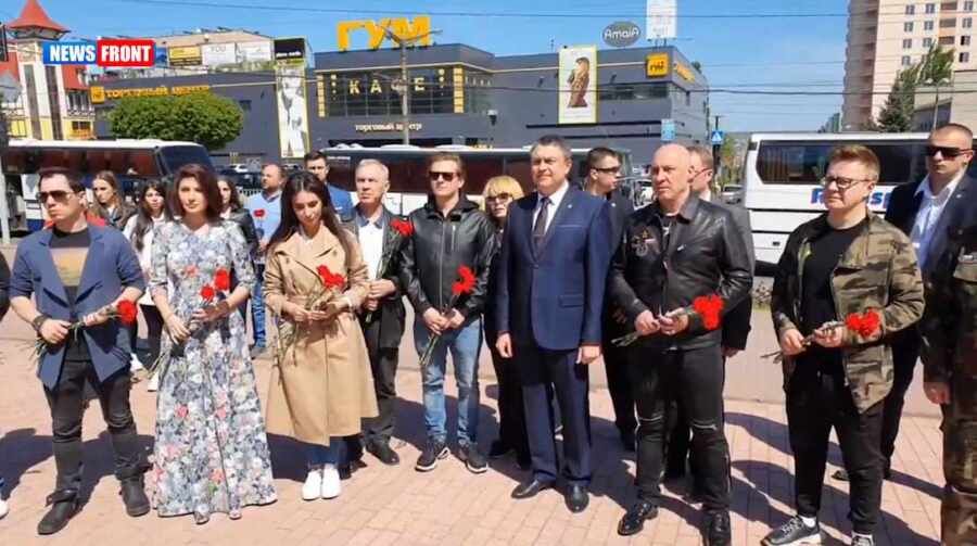 В День ЛНР в Луганске почтили память погибших