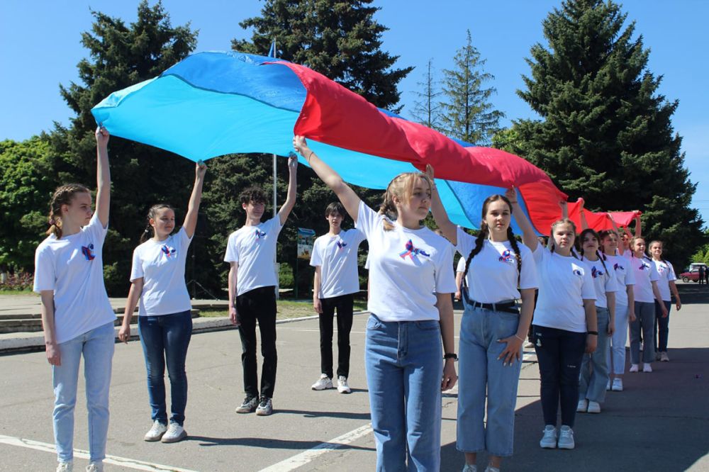 Торжества по случаю Дня рождения Республики состоялись в Славяносербске