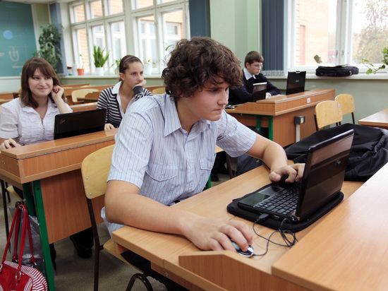 Участники "Большой перемены" презентуют конкурс школьникам и студентам колледжей ЛНР и ДНР