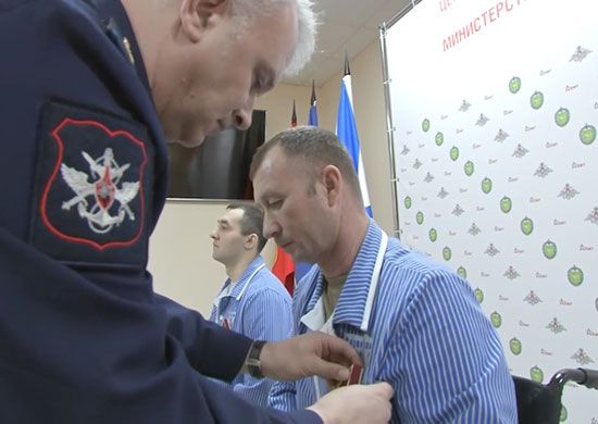 В госпиталях Минобороны России военнослужащим-участникам спецоперации вручили Государственные награды