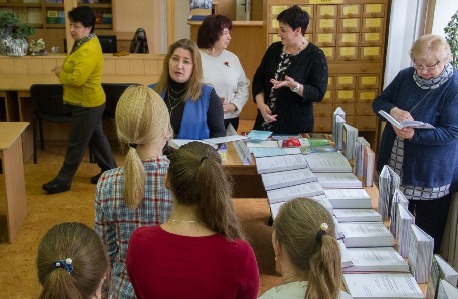 ЛГАКИ представила научные работы преподавателей на выставке «Наука в мире культуры»