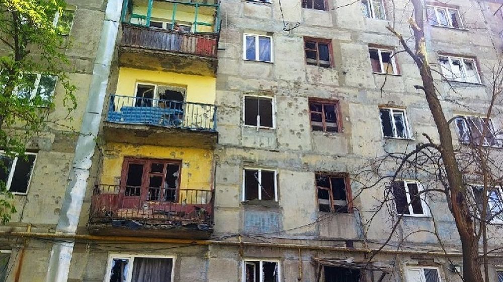 В Первомайске при обстреле ВСУ был ранен мирный житель