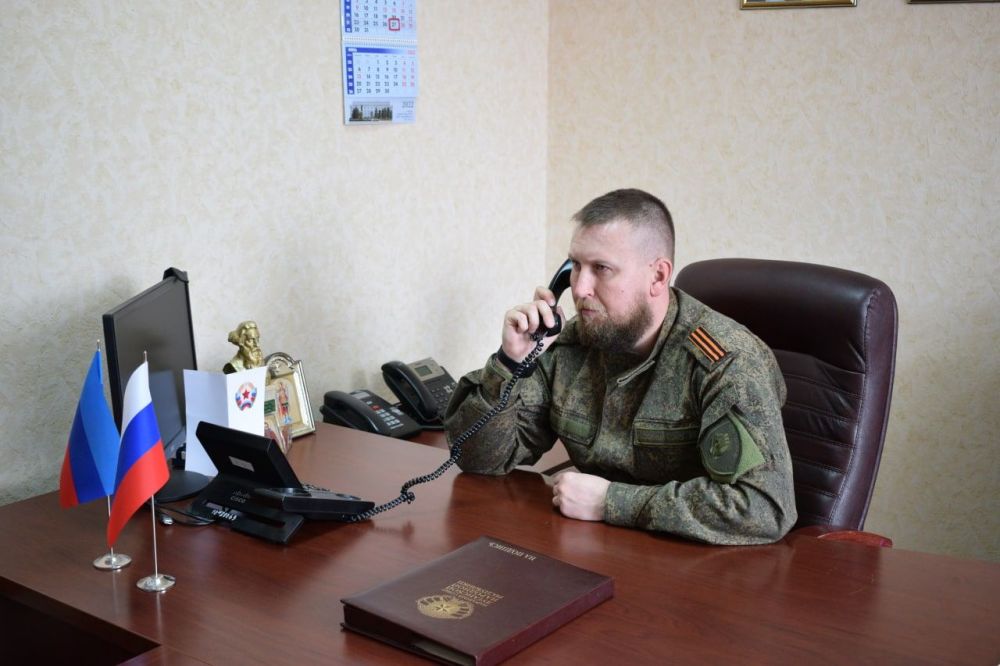 Председатель НС ЛНР Денис Мирошниченко и спикер Госдумы РФ Вячеслав Володин в телефонном разговоре обсудили вопросы межпарламентского сотрудничества Луганской Народной Республики и Российской Федерации