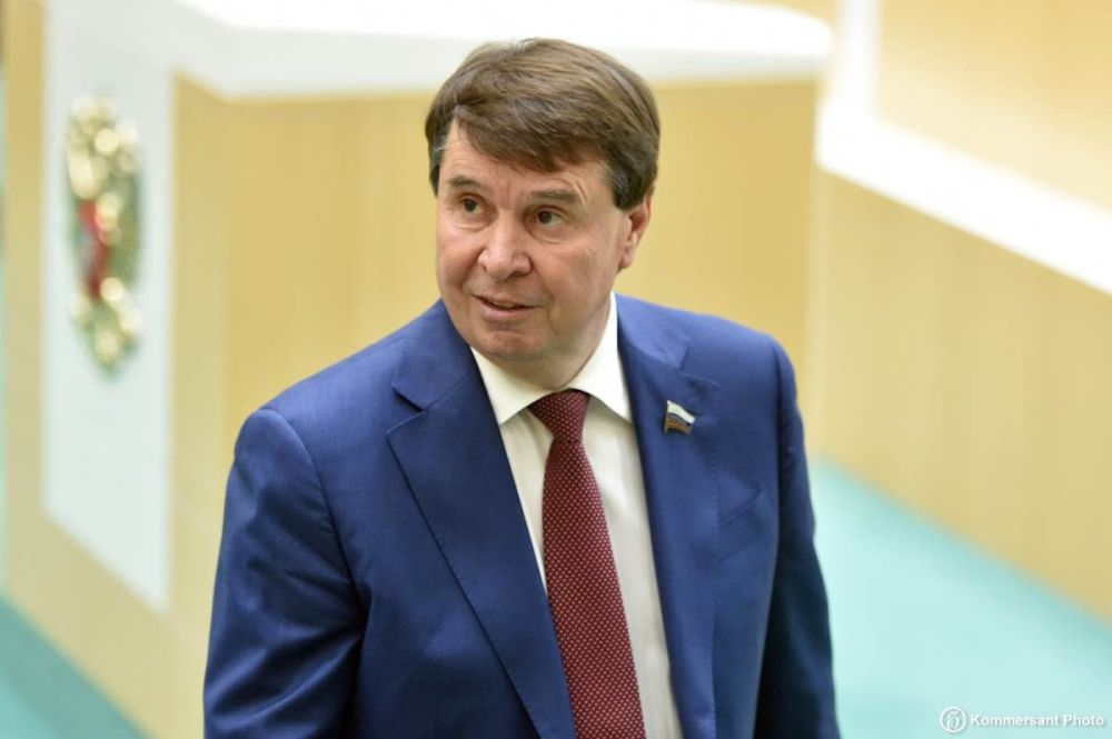 Галина Данильченко, называющая себя мэром Мелитополя, заявила о начале подготовки референдума о присоединении к России. В городе проживают примерно 150 тыс. человек, он находится на юге Запорожской области Украины