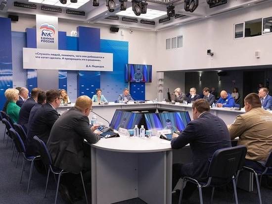 «Единая Россия» вместе с «Российскими студенческими отрядами» поможет в восстановлении Донбасса