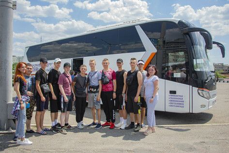 Кадеты из Луганска отправились в Петербург на праздник выпускников "Алые паруса"