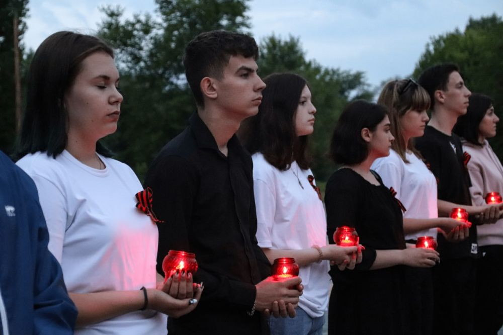 В Луганской Народной Республике провели международные акции «Свеча памяти» и «Огненные картины войны»