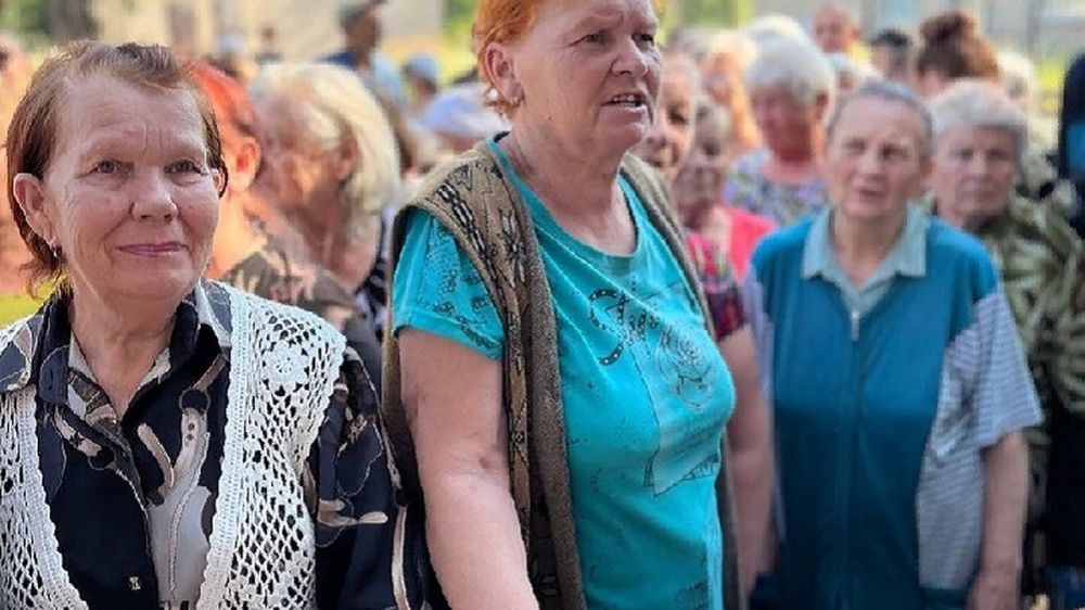 В освобожденном Золотом заработал гуманитарный центр от «Единой России»