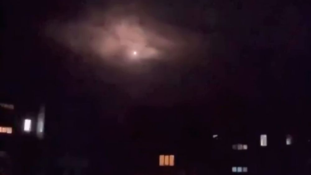 Посол ЛНР в России показал видео перехвата украинской ракеты над Луганском