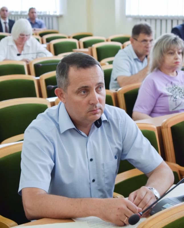 На очередном пленарном заседании Народный Совет ЛНР рассмотрел и принял Закон ЛНР «О государственном материальном резерве»