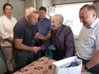 Столетний ветеран из Станично-Луганского района получил паспорт ЛНР – райадминистрация