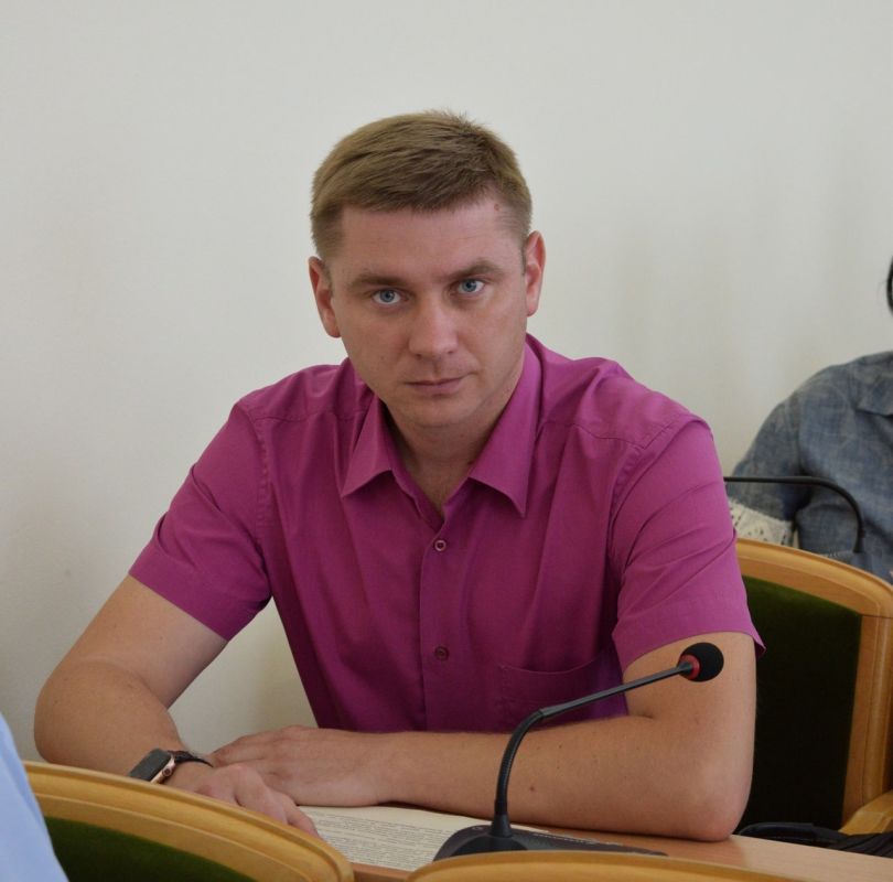 В ходе очередного пленарного заседания Народного Совета ЛНР депутаты рассмотрели и приняли Закон ЛНР «О внесении изменения в Закон Луганской Народной Республики «О таможенных сборах»