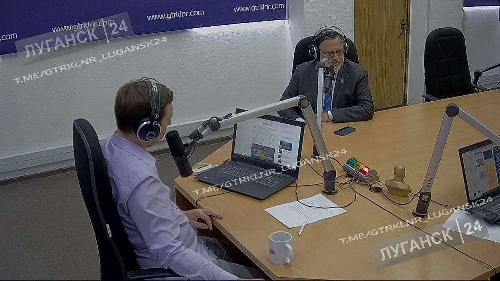 Министр иностранных дел ЛНР Владислав Дейнего в эфире телерадиомарафона «Zдесь и сейчас» на телеканале «Луганск 24» пояснил слова Владимира Путина о том, что США пытаются затянуть конфликт на Украине и действуют точно так же в других регионах мира