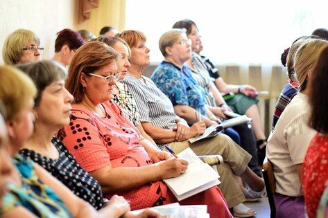 Коллектив луганской гимназии № 30 поддержал идею референдума о вхождении ЛНР в состав РФ