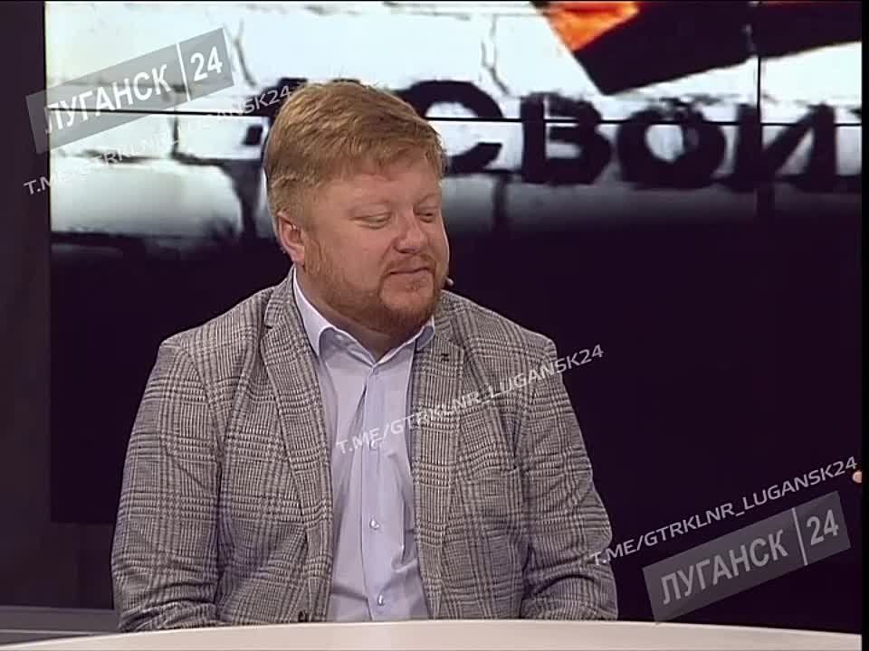 Министр образования и науки ЛНР Иван Кусов в эфире телерадиомарафона «Zдесь и сейчас» на телеканале «Луганск 24» рассказал о предстоящей педагогической конференции в Луганске