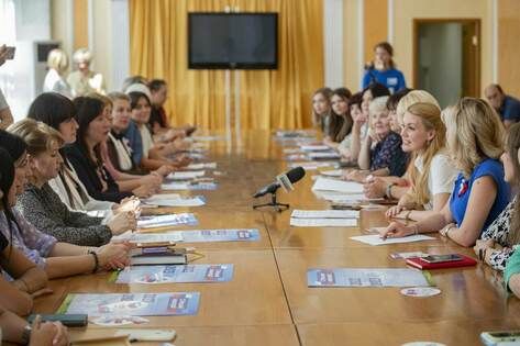 Женский комитет "Единой России" и активистки ЛНР обсудили в Луганске направления работы