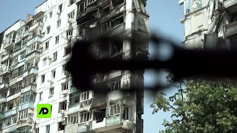 «За холмом и рекой бахает, бацает