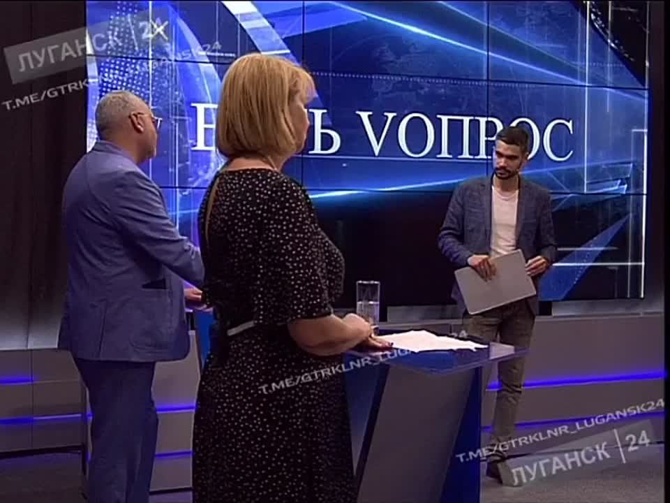 Председатель комиссии по вопросам развития культуры, образования и науки Общественной палаты ЛНР Антон Кондратенко в эфире...