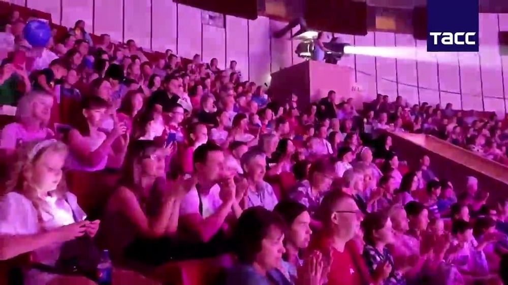 Росгосцирк впервые представил в Луганске программу мирового уровня, сообщил заместитель министра культуры, спорта и молодежи ЛНР Роман Олексин