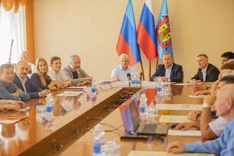 Депутаты Госдумы поздравили ветеранов "Зари" с 50-летием победы команды в чемпионате СССР