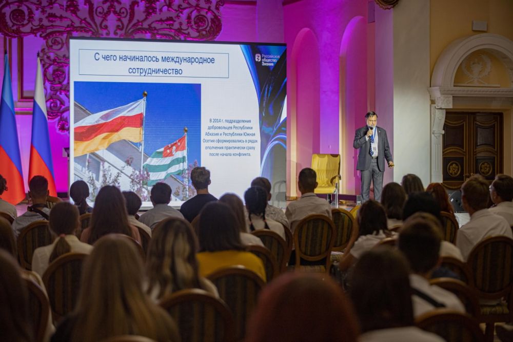 Сторонники ЛНР в мире понимают, что Донбасс сегодня находится в авангарде борьбы с нацизмом, возродившемся на Украине