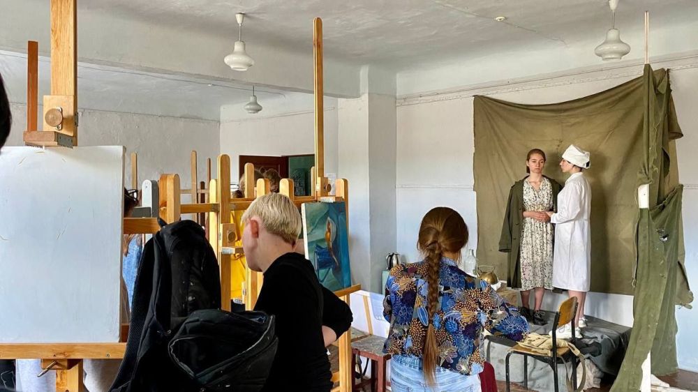 Единая Россия и Санкт-Петербургская академия художеств запустили в Луганске просветительский проект для студентов-художников