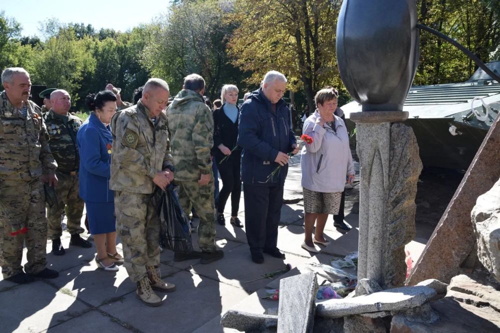 � ������� ���� ��������� ������ �� ������ 25-����� �������� ��������� ������-������������������