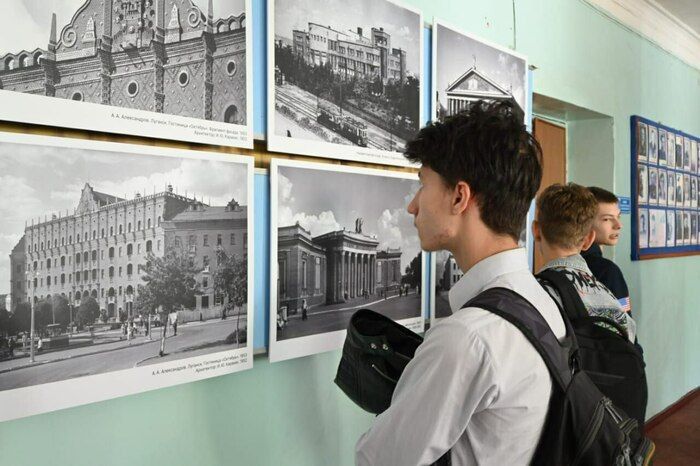 ��������, ����������� ����������� ��������� ������� 50-� �����, ��������� � ��������� ������������-������������ �������� ����� ���������� �������� � ������ ������� "���� ��������".