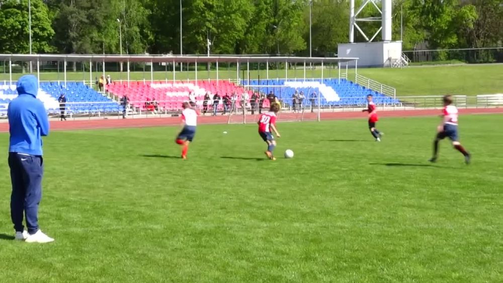 ������ ������ ����, ���������� ������� ���������� ������ ����� (�������) � ��� (������) ����������� � ����������� �����