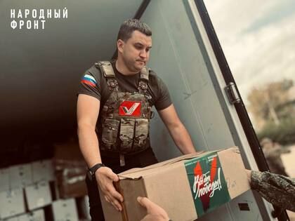 Активисты ОНФ и депутат Госдумы передали технику и военное имущество защитникам Республики