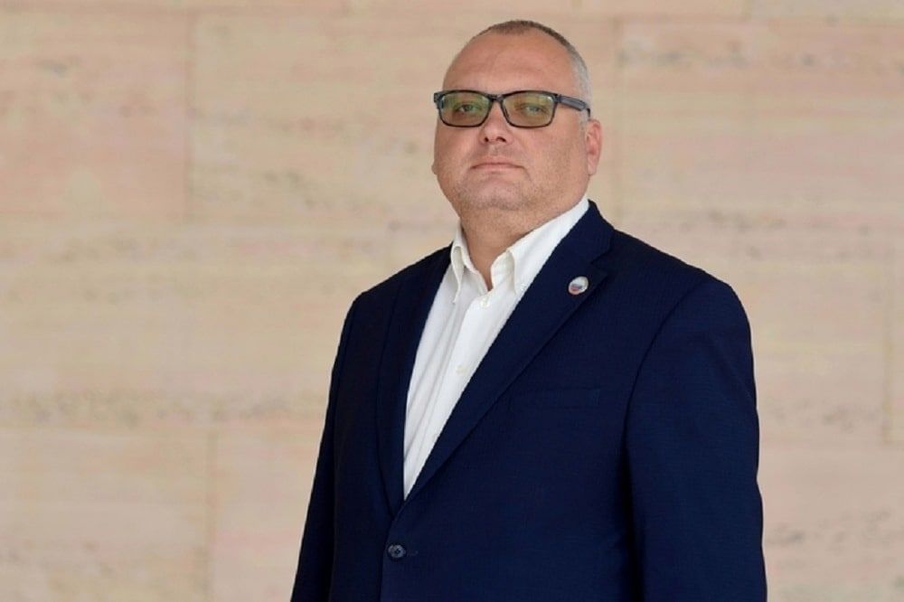 Директор Луганского учебно-воспитательного объединения «Восток», глава комиссии по культуре, образованию и науке...