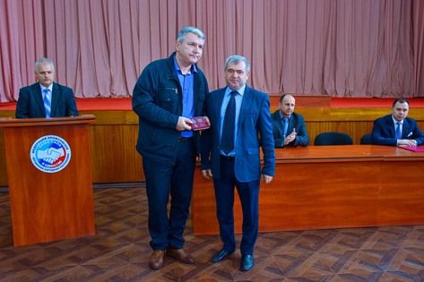 Представители властей ЛНР поздравили машиностроителей с профессиональным праздником