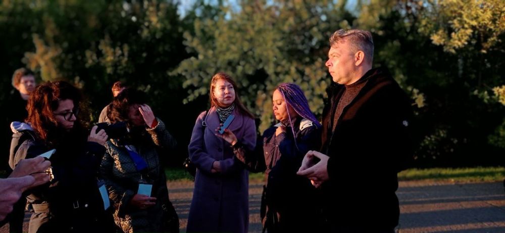 ������������� ����������� � ���� ������ � ������� ����� �������� �������� ������� ���������� �������� "�� �������! �� �������!", ������ ������ �������� ������ ������� � ���������� ����������