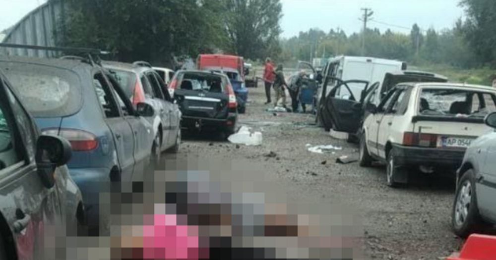 Число погибших при ударе по авто в Запорожской области выросло до 30