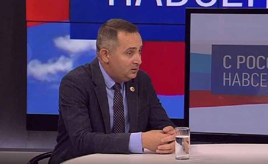 Депутат Народного Совета ЛНР Андрей Губарев в ходе передачи «Здесь и сейчас» на телеканале «Луганск 24» рассказал об особенностях перехода на российское законодательство в сфере земельных отношений и имущества