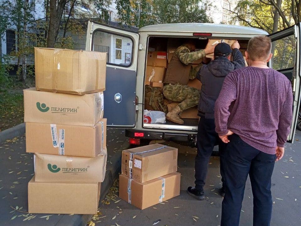 Светлана Гизай: Помогаем!. Вместе с депутатом Госдумы России Романом Птицыным передали медикаменты и медицинские изделия в...