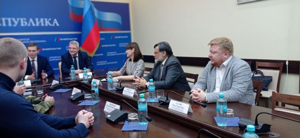 В Луганске состоялась встреча делегации от Републики Хакасия, Представительства МИД России в г. Красноярск с Председателем...