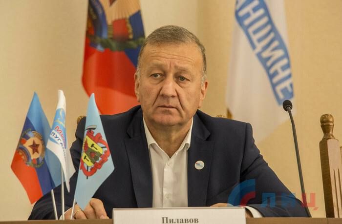 Московские строители восстановили Луганский учебно-воспитательный комплекс имени летчика-космонавта Георгия Берегового, ранее известный как школа № 29, поврежденный обстрелами ВСУ в 2014 году