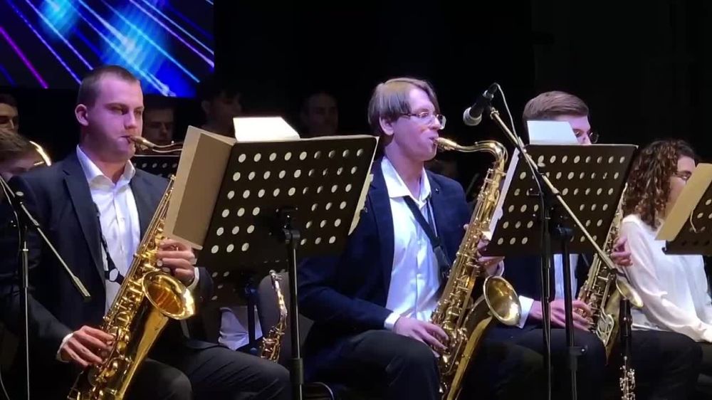 ����� ���. ����-���� ��������� ��������������� �������� �������� � �������� ����� ������� ������������ ���������� �������� ��������� "������� Jazz" �� ����� ����������� ������ "������� �������, 7"