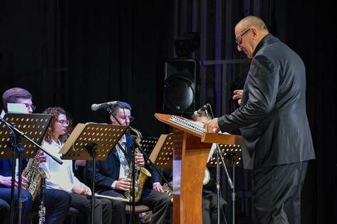 ����-���� ����� ���������� �������� ��������� "������� Jazz" �� ����� "������� �������, 7"