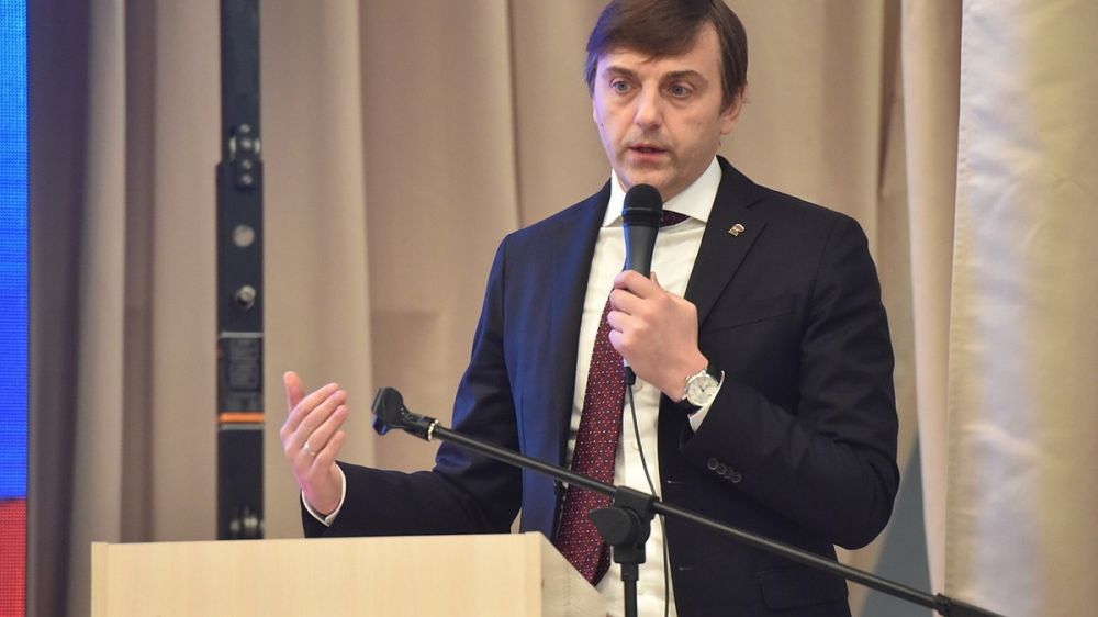 «Строим школу возможностей и перспектив»: В ДНР прошел первый педагогический совет для представителей образования новых российских регионов