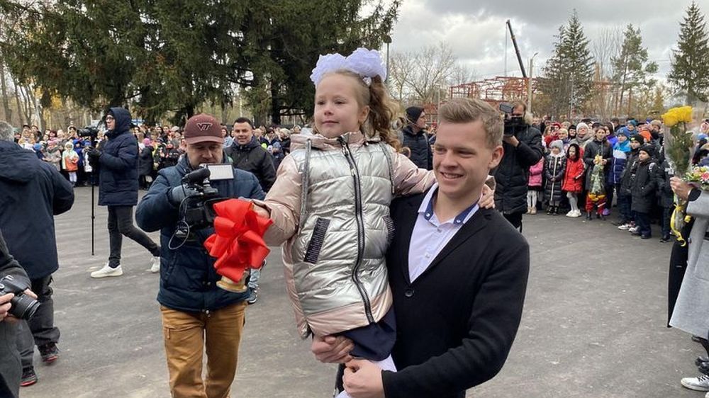 Восстановлен учебно-воспитательный комплекс имени Берегового в Луганске