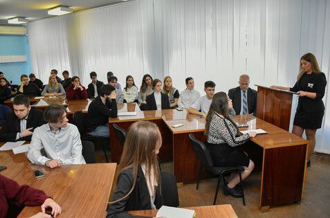 Молодежь ЛНР призвала международные организации прекратить поддержку киевского режима