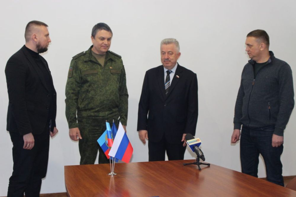 В Луганске открылась Региональная общественная приёмная председателя партии «Единая Россия» Д.А. Медведева