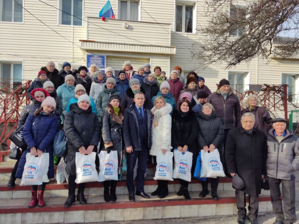 Праздничное мероприятие, посвященное Международному Дню добровольца и Дню инвалидов состоялось в Стаханове