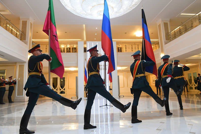 Назначение сенаторов от новых субъектов РФ затягивается