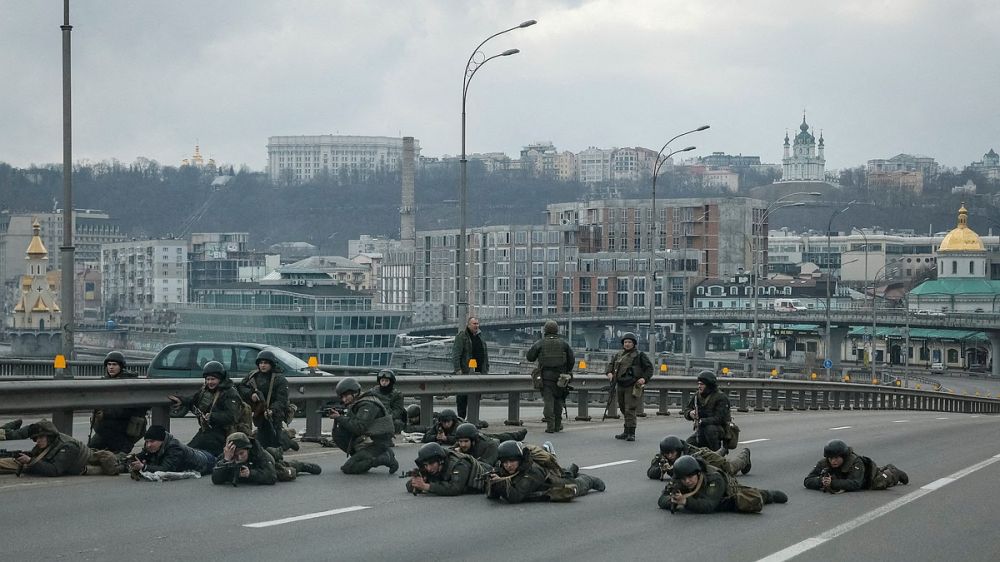 Число пострадавших от удара ВСУ по Лантратовке в ЛНР возросло до 30 человек