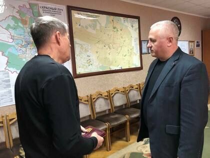 Врио главы ЛНР наградил посмертно защитника Республики из Красного Луча