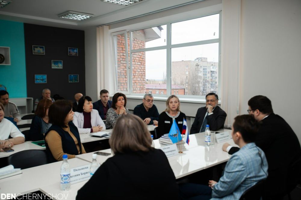 Приняла участие во встрече преподавателей института всемирной истории, международных отношений и социально-политических наук...